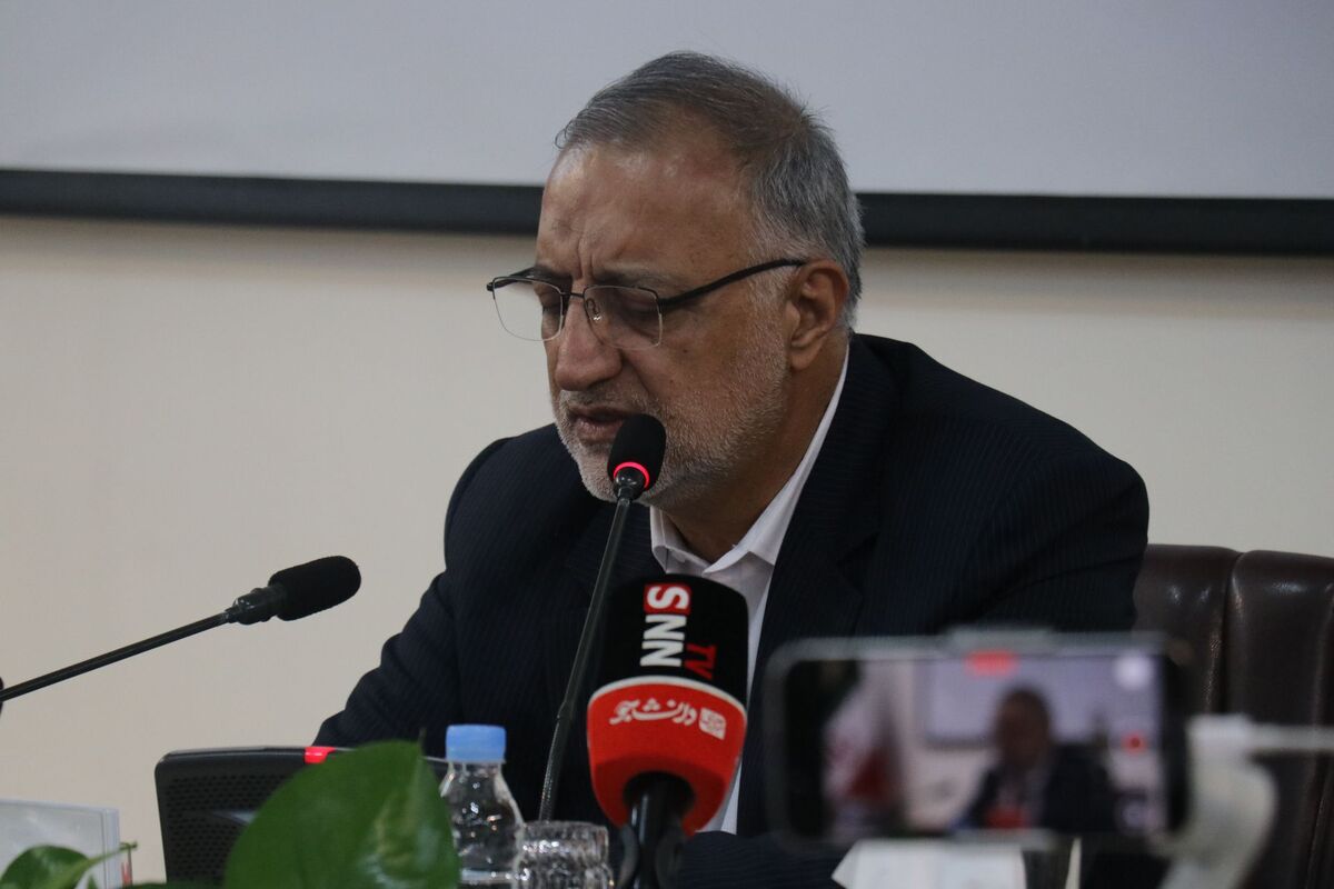 تحول در اقتصاد، فرهنگ و اجتماع را باید همزمان با مقاومت دنبال کنیم