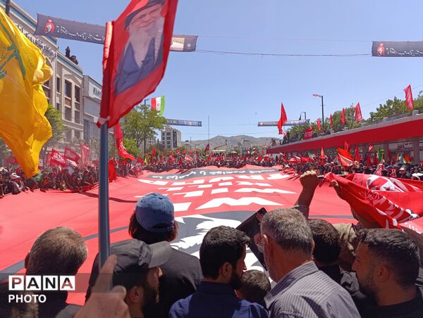 سیل فرا تصور زائران در روز تشییع پیکر رهبر شهید امت اسلامی