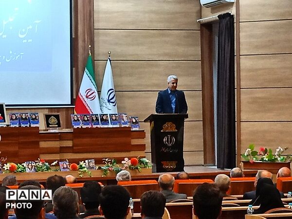 تجلیل از معلمان نمونه شهرستان کاشمر