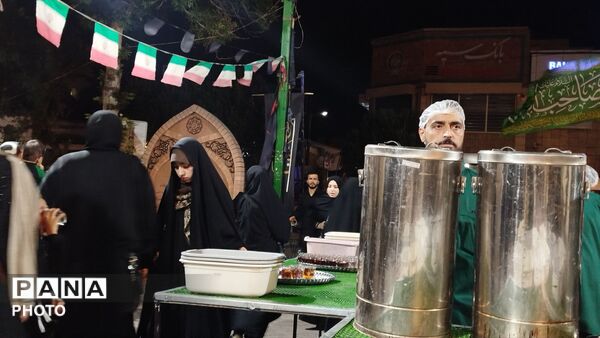 چایخانه حضرت زهرا (س) عطر و بوی دل‌انگیزی میدهد 