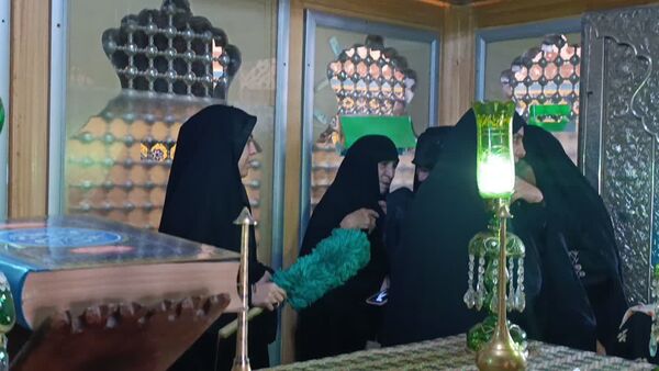 مراسم غبار روبی و زیارت ضریح مطهر سلطانعلی ابن امام محمد باقر (ع) در کربلای ایران 