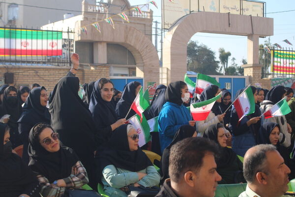 نواخته‌شدن زنگ انقلاب در مدارس استان بوشهر 