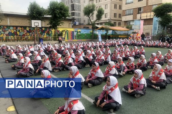 بیست و ششمین سالروز تاسیس سازمان دانش‌آموزی در دبستان طواف و معماریان ناحیه دو شهرری 