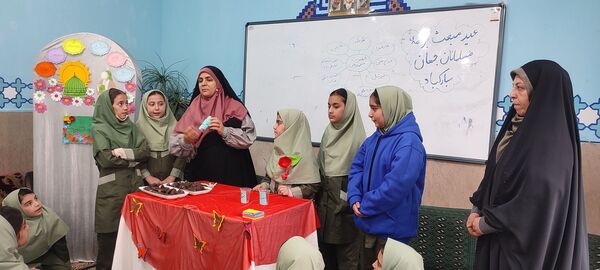 جشن مبعث در مدرسه شهید معظم شهرستان قدس