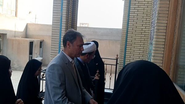 بازدید مسئولین اداره آموزش و پرورش از حوزه علمیه مکتب نرجس کاشمر