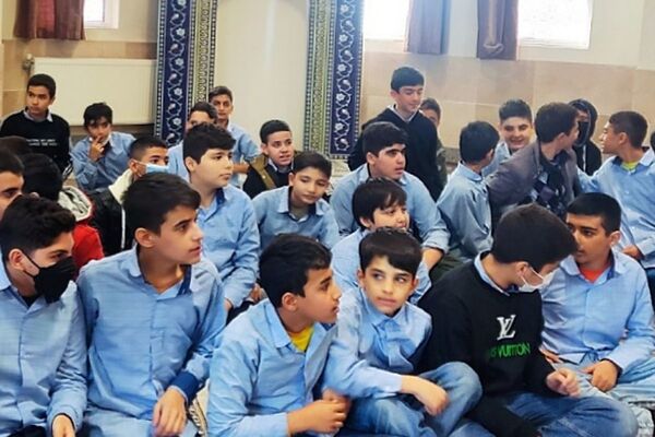 معاینات پزشکی دانش‌آموزان مدرسه انصارالمهدی قرچک