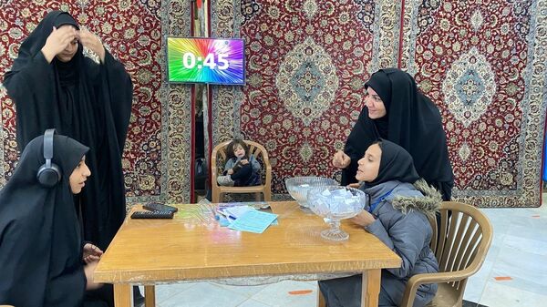 بازدید دانش آموزان دبیرستان دخترانه امید از آرامگاه شهید مدرس