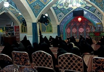 ویژه‌برنامه «روضه خورشید» ویژه خواهران در مسجد زینبیه اعظم زنجان برگزار شد