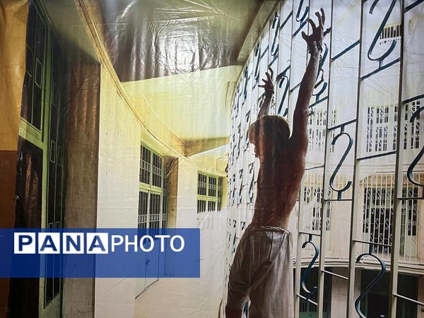 بازدید دانش‌آموزان دبیرستان فاطمه الزهرا از موزه عبرت