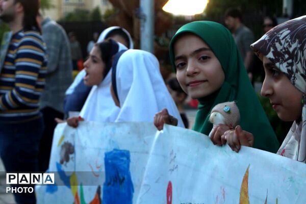دانش‌آموزان همدانی در سومین رویداد «۱۶۸» یاد شهدای دانش‌آموز میناب را گرامی داشتند