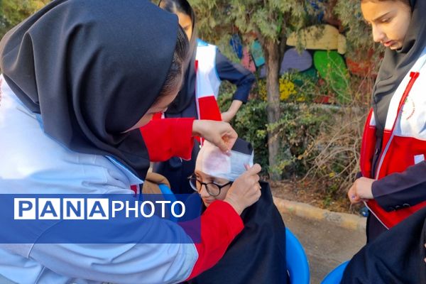  مانور زلزله در مدرسه فرزانگان ورامین