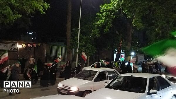 گذری بر میدان حافظ در   هشتاد و پنجمین شب از اجتماعات مردمی نیشابور