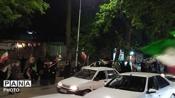 گذری بر میدان حافظ در   هشتاد و پنجمین شب از اجتماعات مردمی نیشابور