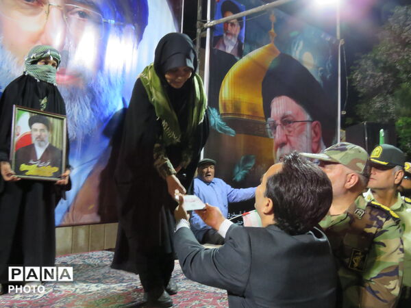 رژه دختران جان فدا همزمان با سراسر کشور در شهرستان خلیل آباد 
