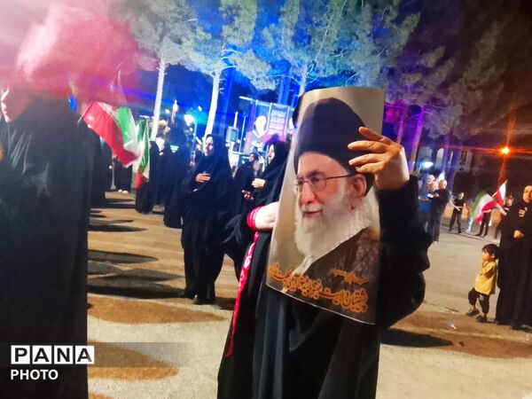 هم‌نوایی مردم رشتخوار در فراقِ رهبر شهید