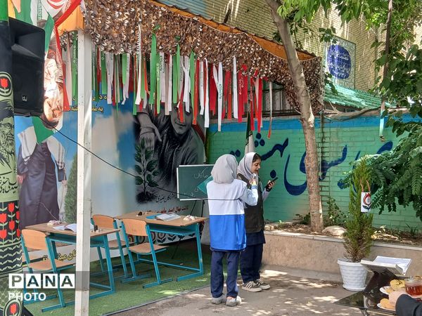 مراسم نهال امید یادواره شهید جاوید الاثر ماکان نصیری درمدرسه میثاق ناحیه ۳