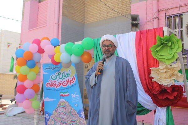جشن دهه فجر انقلاب اسلامی در دبیرستان رضوان شهرستان بوشهر