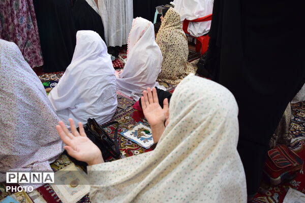 نماز جمعه؛ میعادگاه همیشگی مردم مؤمن و انقلابی فارسان