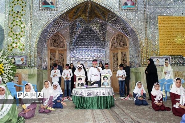 تجدید بیعت دانش آموزان بافقی با شهدا