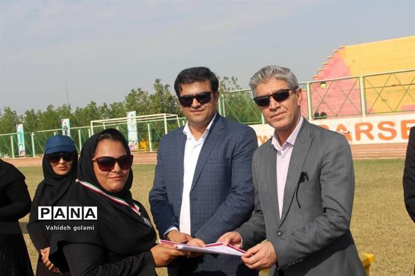 مسابقات دومیدانی متوسطه اول دختران دشتستانی