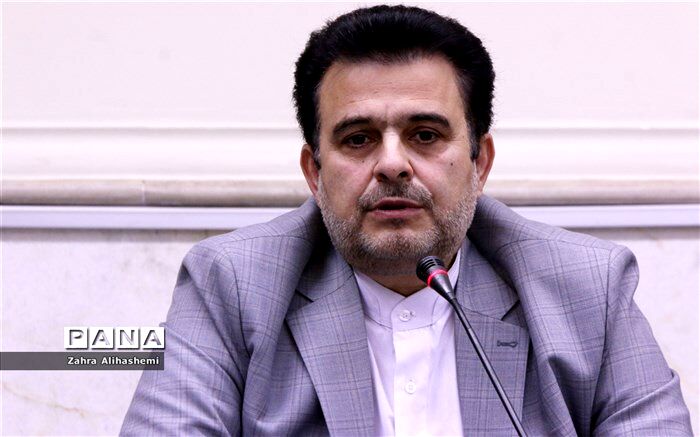 مسیب زاده: هرچه در تقابل با نماز قرار بگیرد باید کنار برود