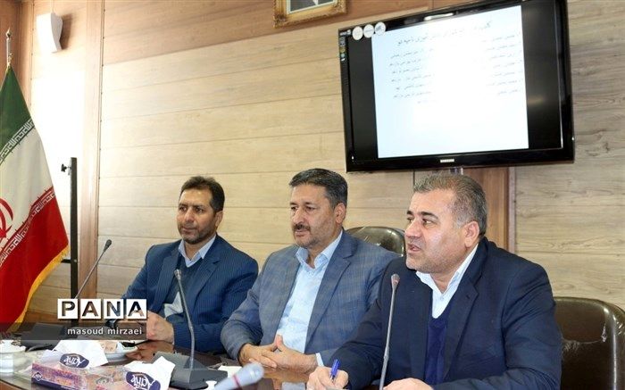 شوراهای دانش آموزی تمرین دموکراسی می کنند