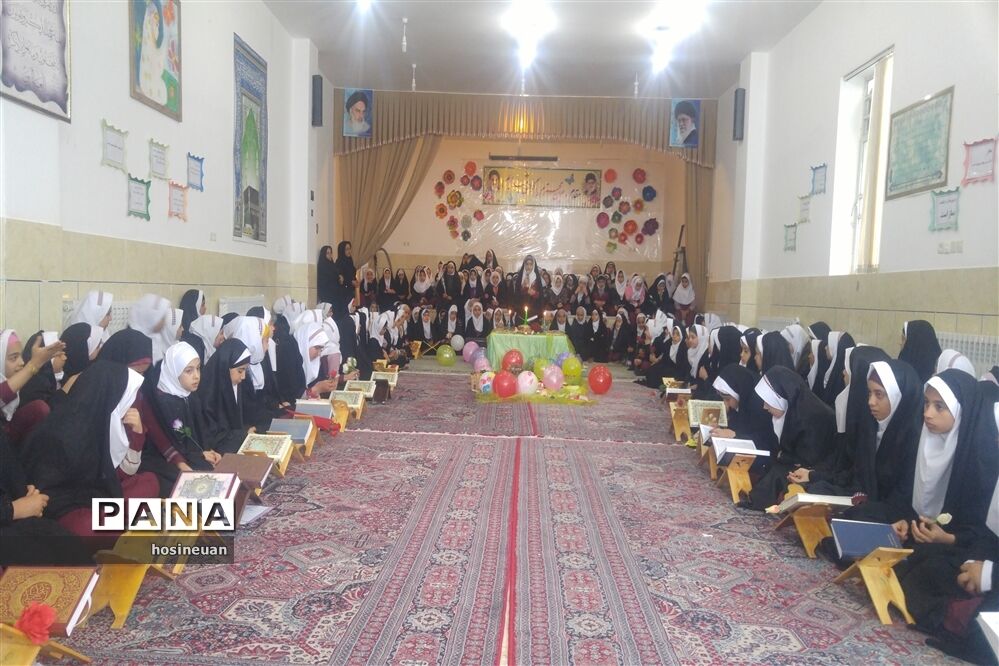 برگزاری صبحگاه قرآنی در دبستان فاطمیه ابرکوه