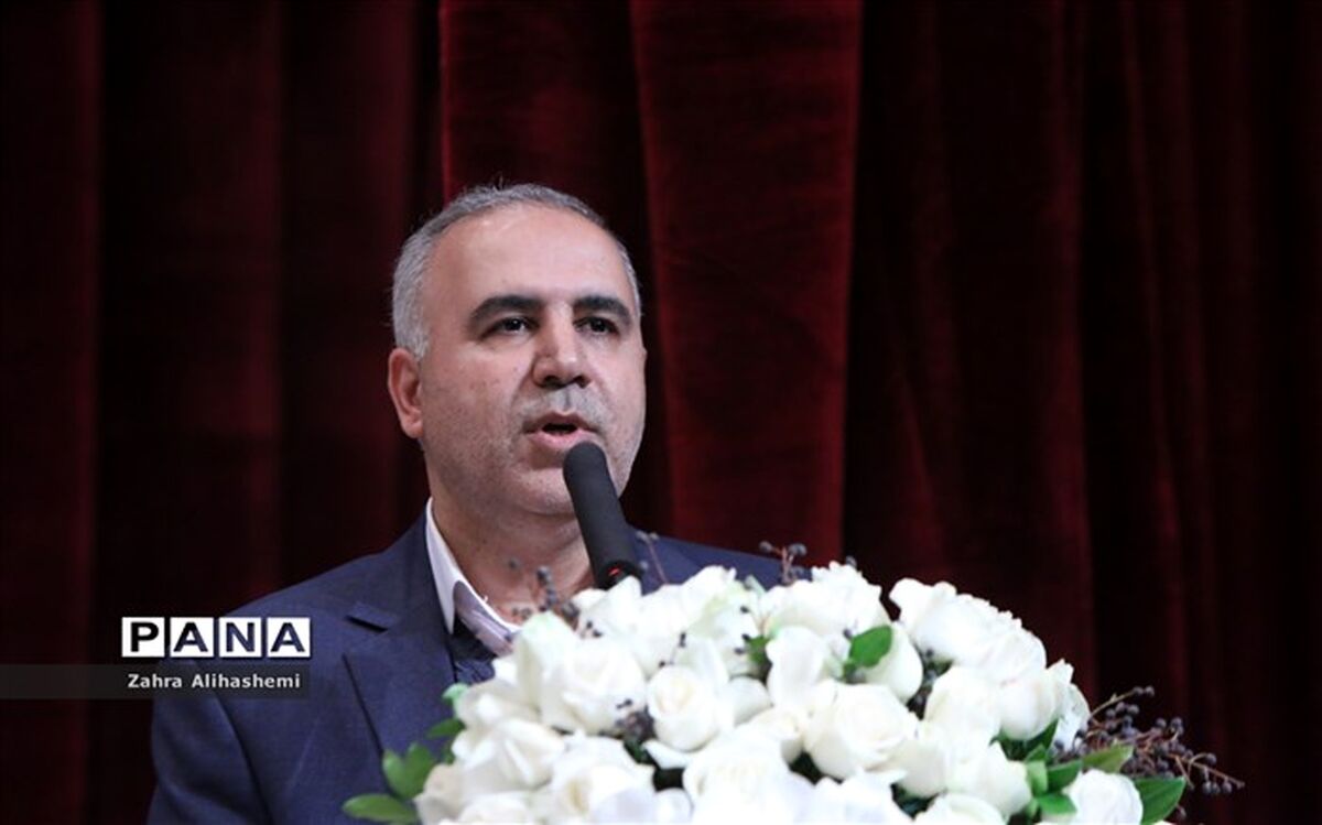 نظریان: دانش آموزان درکنار هوش منطقی باید به هوش اخلاقی و اجتماعی توجه ویژه داشته باشند