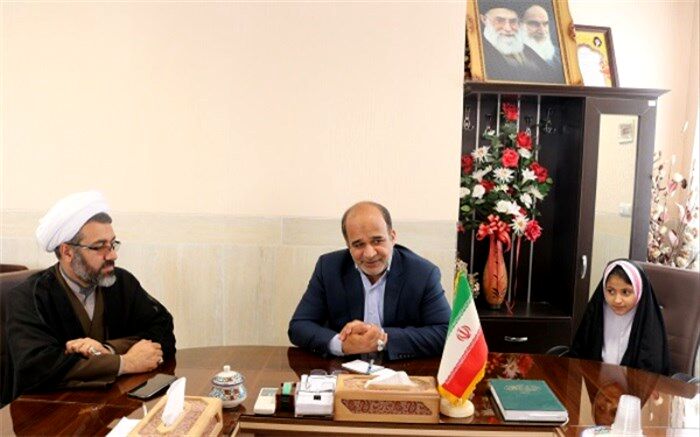 چهارمین نشست شورای دانش آموزی دبستان مهدیه اشکذردر دفتر فرمانداربرگزارشد