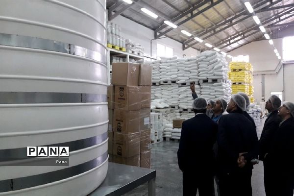 بازدید معاون تربیت بدنی و سلامت و روسای ادارات آموزش و پرورش آذربایجان شرقی ازمحصولات غذایی نظری