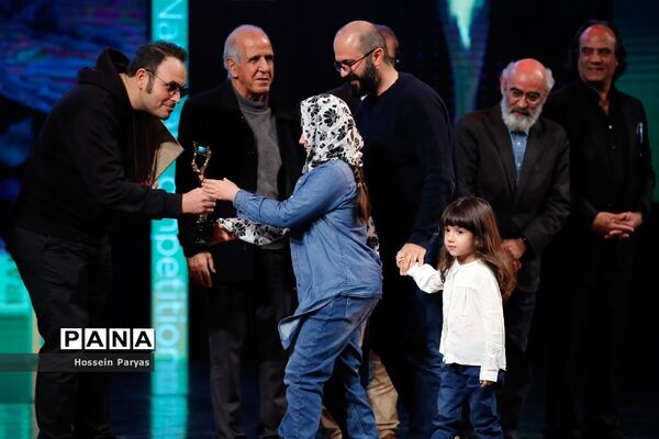 آیین اختتامیه سیزدهمین جشنواره فیلم‌های مستند ایران (سینماحقیقت)