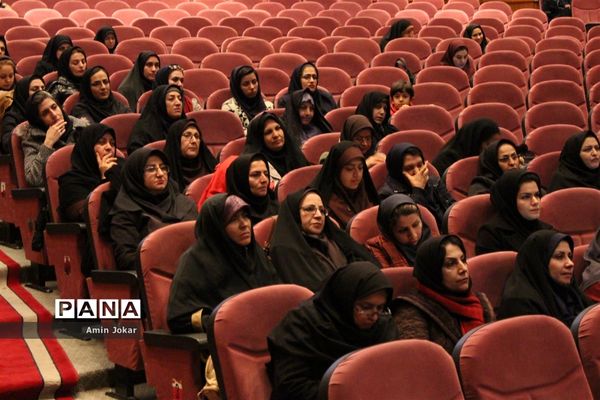 برگزاری نخستین کارگاه سخنوری و فن بیان ویژه مربیان پیشتاز در فارس