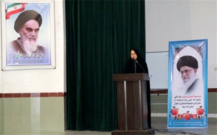 برگزاری دوره آموزشی برای خدمتگزاران مدارس ناحیه یک