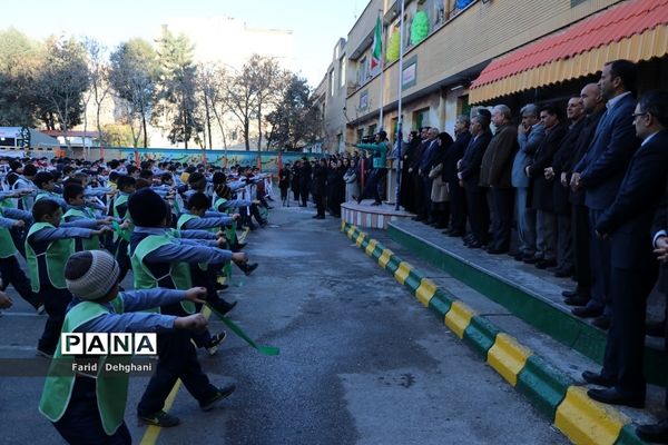 بازدید  وزیر آموزش و پرورش از آموزشگاه باقریه منطقه تبادکان