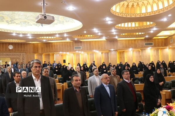 نشست صمیمانه وزیر آموزش و پرورش با جمعی از فرهنگیان خراسان رضوی