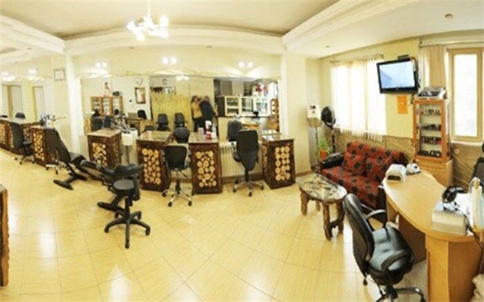 گذری در آرایشگاه‌های زیرزمینی