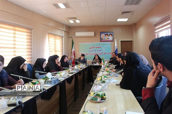 نشست خبری معاون نهضت سوادآموزی اداره‌کل آموزش و پرورش استان زنجان