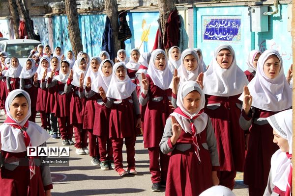 بازدید مشاور رئیس سازمان دانش آموزی کشور از مدرسه تمام تشکیلاتی  شهدای خیبر در شهرستان مرودشت