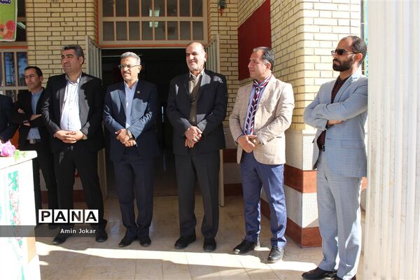 بازدید مشاور رئیس سازمان دانش آموزی کشور از مدرسه تمام تشکیلاتی  شهدای خیبر در شهرستان مرودشت