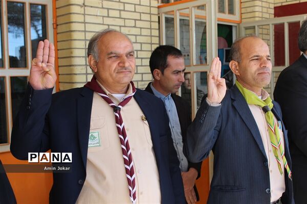 بازدید مشاور رئیس سازمان دانش آموزی کشور از مدرسه تمام تشکیلاتی  شهدای خیبر در شهرستان مرودشت