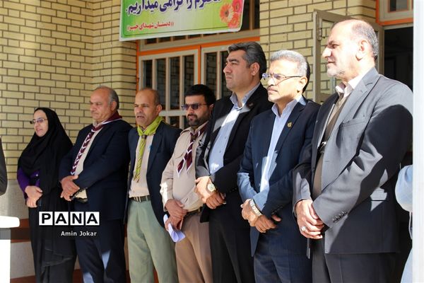 بازدید مشاور رئیس سازمان دانش آموزی کشور از مدرسه تمام تشکیلاتی  شهدای خیبر در شهرستان مرودشت