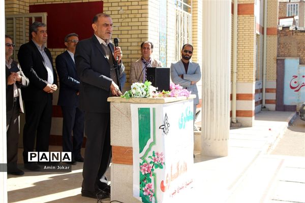 بازدید مشاور رئیس سازمان دانش آموزی کشور از مدرسه تمام تشکیلاتی  شهدای خیبر در شهرستان مرودشت