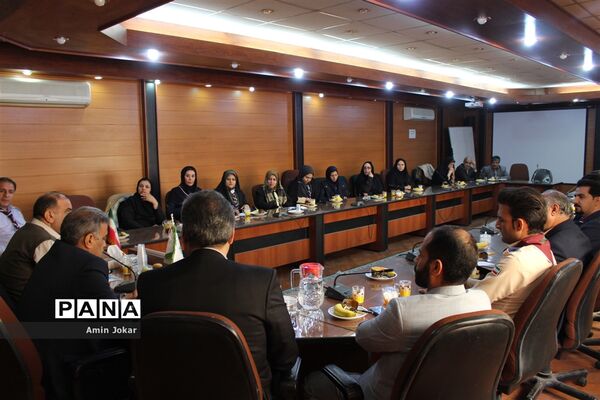 جلسه هم اندیشی سازمان دانش آموزی استان فارس