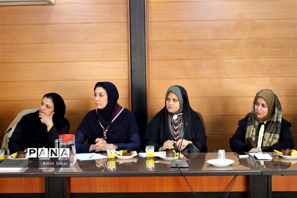 جلسه هم اندیشی سازمان دانش آموزی استان فارس