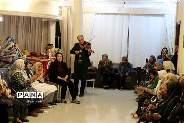دیدار از سالمندان در یلدای مهربانی