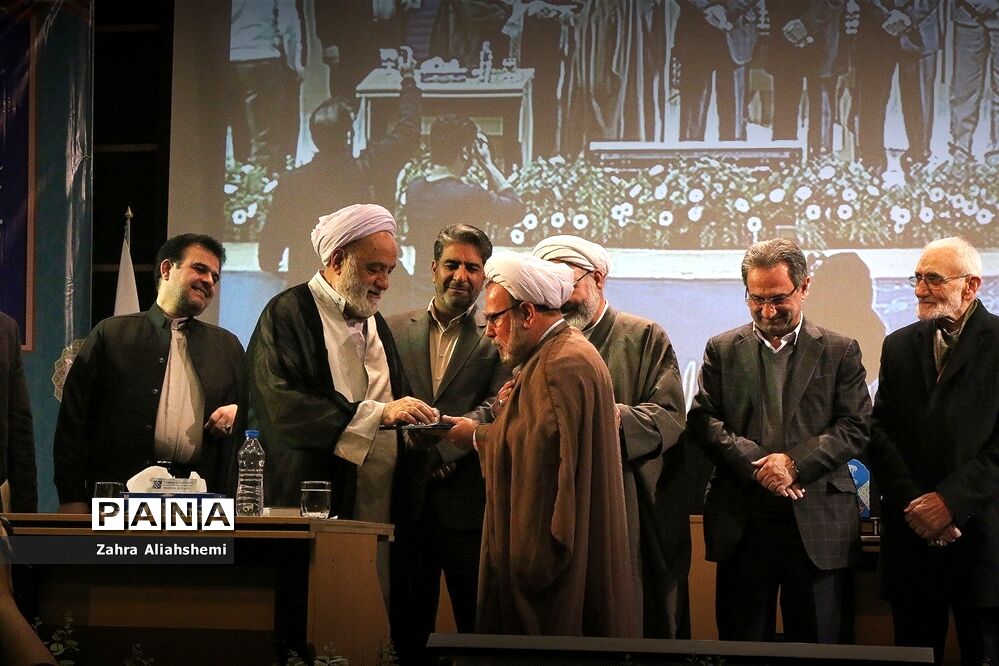 اجلاس نماز استان تهران ویژه ائمه جماعات مدارس استان تهران