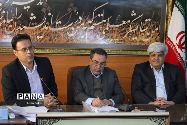 نشست خبری مدیرکل و معاون سوادآموزی آموزش و پرورش استان فارس به‌مناسبت آغاز هفته سواد‌آموزی