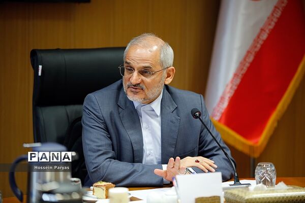 دیدار  اعضای هیات امنای انجمن علمی اولیا و مربیان با وزیر آموزش و پرورش