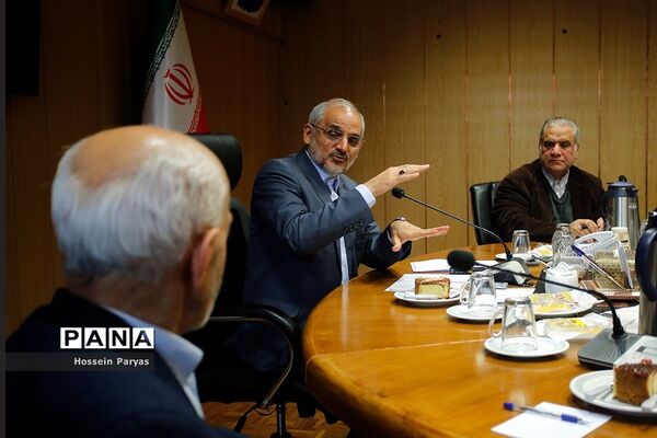 دیدار  اعضای هیات امنای انجمن علمی اولیا و مربیان با وزیر آموزش و پرورش