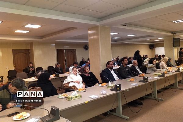 نشست صمیمی اصحاب فرهنگ و هنرشهرستان اسلامشهر با فرماندار